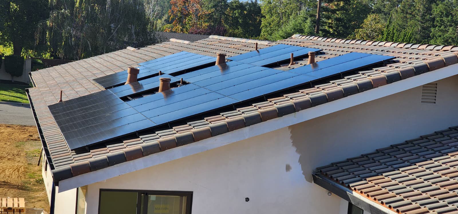 Four Tesla Powerwall 3 batteries installed with 17.16 kW solar system by CalPacific Power